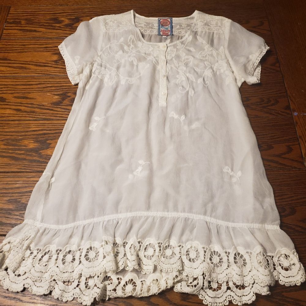 Johnny Was white rose embroidered blouse size xs